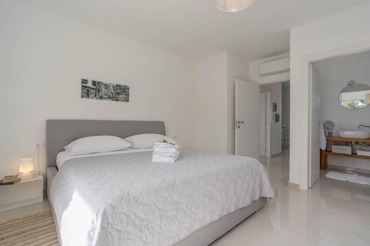 Villa Antonada Vrh  エクステリア 写真