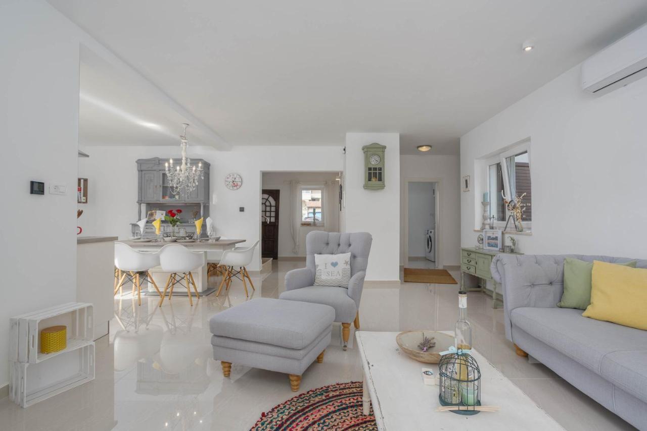 Villa Antonada Vrh  エクステリア 写真