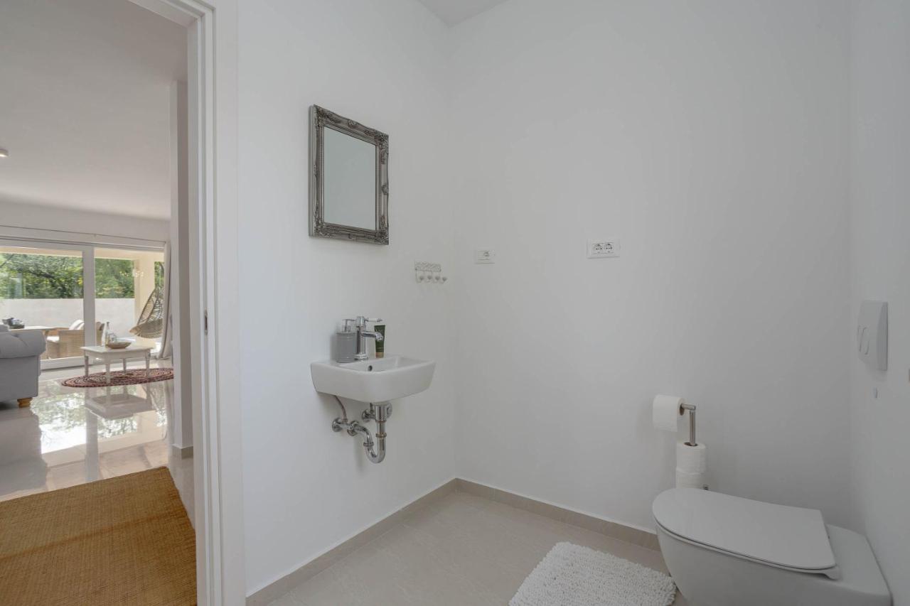 Villa Antonada Vrh  エクステリア 写真